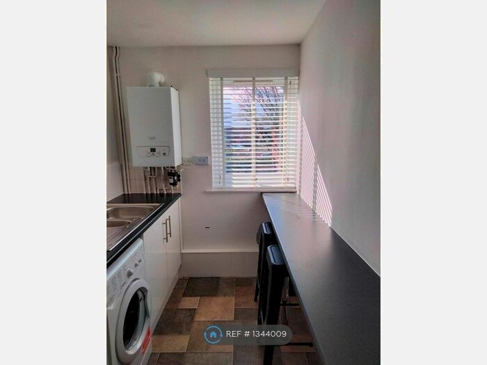 1 Bedroom Flat To Rent In Lawnswood, Hinckley, LE10