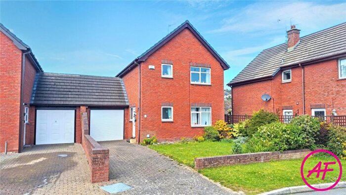 3 Bedroom Link Detached House For Sale In The Close, Penrhyn Bay, Llandudno, Conwy, LL30