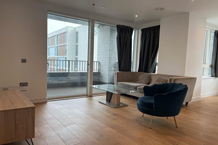 2 Bedroom Apartment To Rent In Duval House, London, SW11