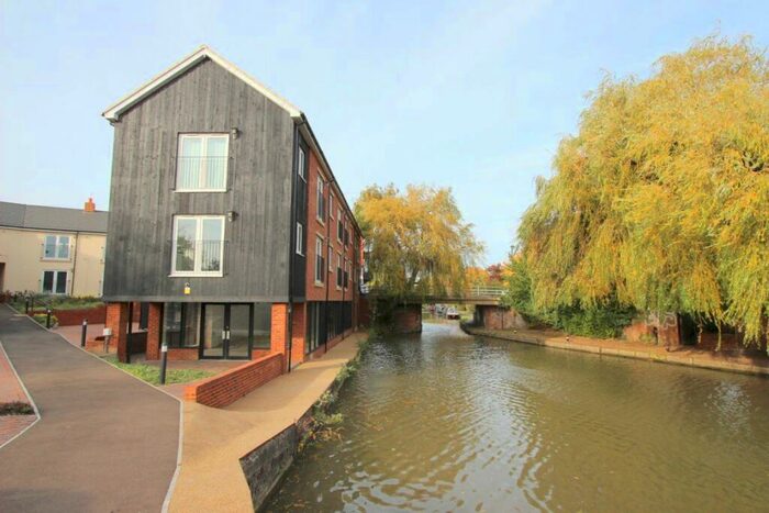 1 Bedroom Flat To Rent In Bluebell Court, Linslade, LU7