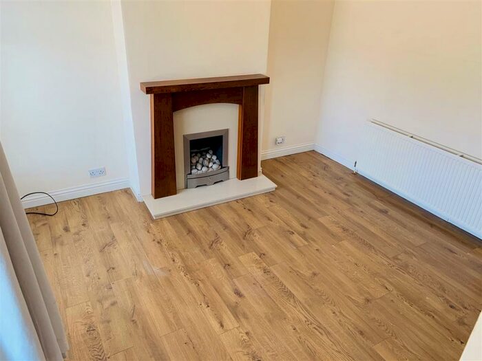 2 Bedroom Terraced House To Rent In Moorhouse Road, Hull, HU5