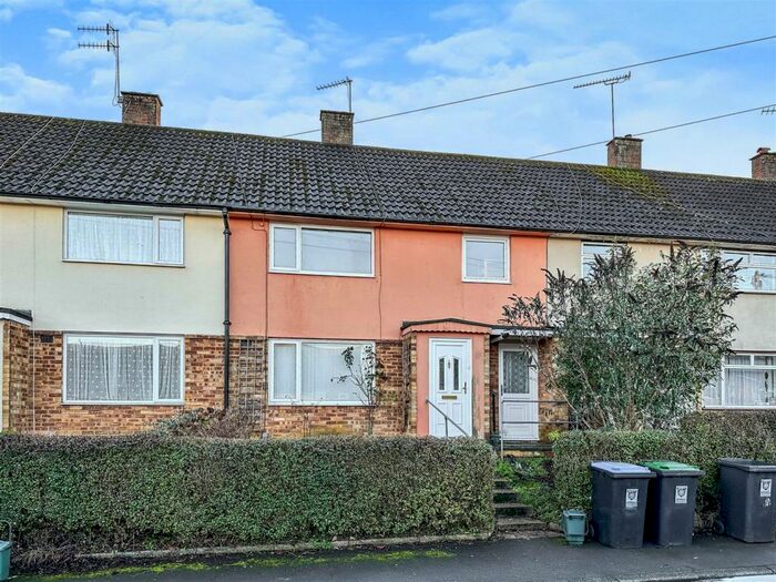 3 Bedroom House To Rent In Lyne Way, Hemel Hempstead, HP1