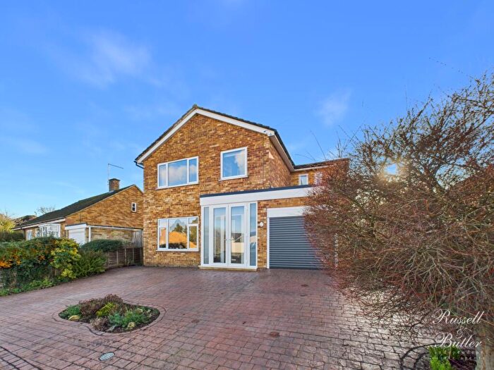 4 Bedroom Detached House For Sale In Mount Pleasant Close, Buckingham, MK18