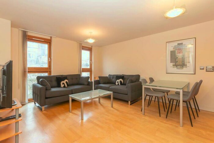 2 Bedroom Apartment To Rent In Temple House, Temple Street, B2