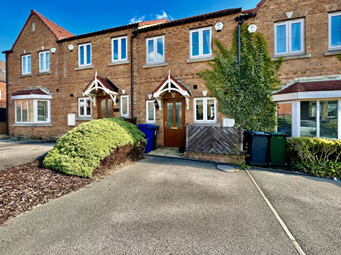 2 Bedroom Town House To Rent In Bellcross Gardens, Cudworth, Barnsley, S72