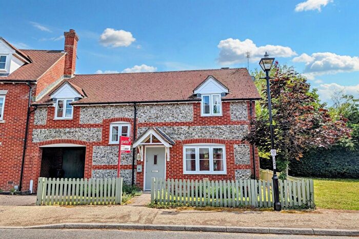 4 Bedroom Link Detached House For Sale In Blandford, DT11