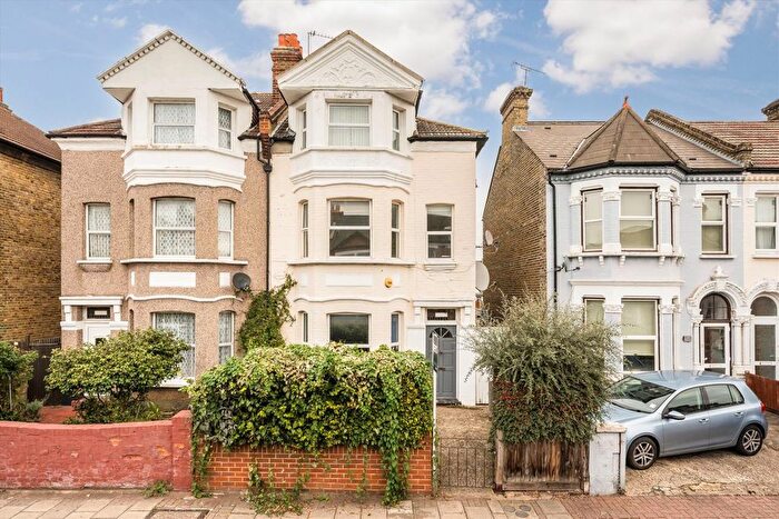 2 Bedroom Flat For Sale In Longley Road, Tooting, SW17