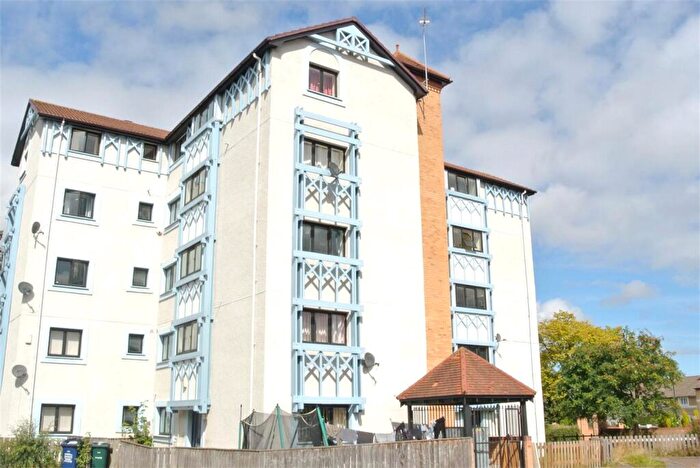 3 Bedroom Apartment To Rent In Horsley Court, Newcastle Upon Tyne, NE3