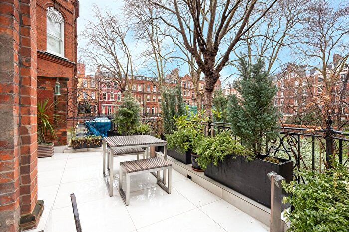 2 Bedroom Flat For Sale In Bramham Gardens, Earl's Court, SW5