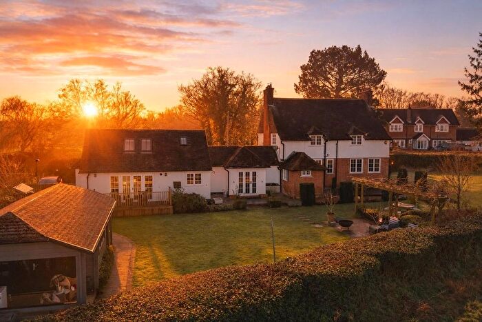 6 Bedroom Cottage For Sale In Warren Road, Orpington, BR6