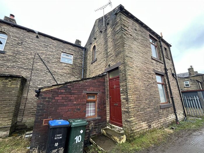 1 Bedroom Terraced House For Sale In Temperance Field, Wyke, Bradford, BD12