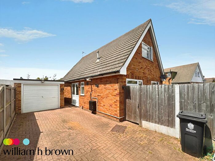 3 Bedroom Bungalow To Rent In Golf Green Road, Jaywick, Clacton-On-Sea, CO15