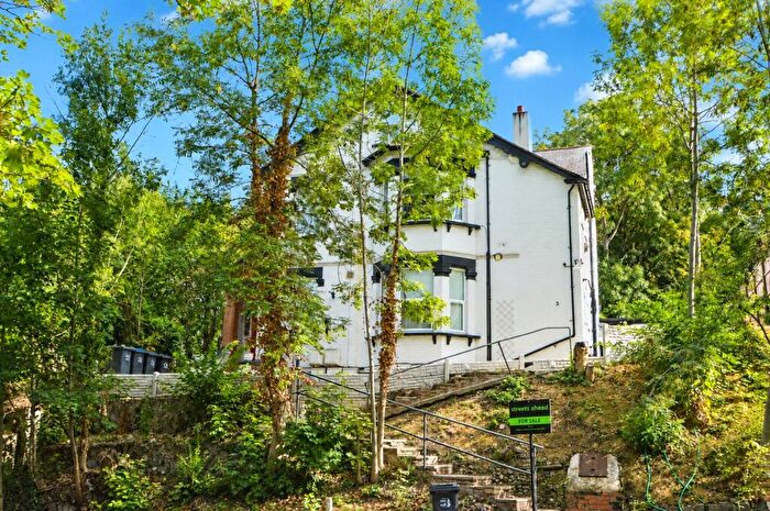 1 Bedroom Apartment For Sale In Haling Park Road, South Croydon, CR2