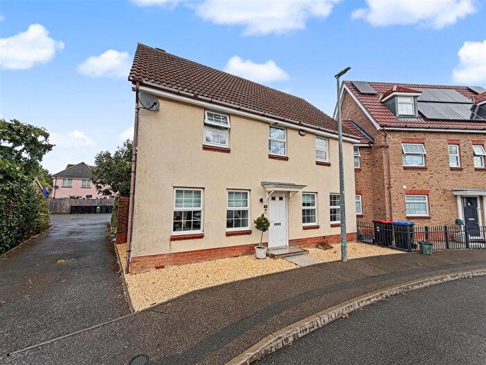 4 Bedroom Link Detached House For Sale In Plaiters Way, Braintree, CM7