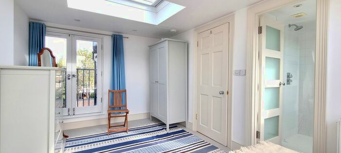 Studio To Rent In Room Let, Chesterfield Grove, London, SE22