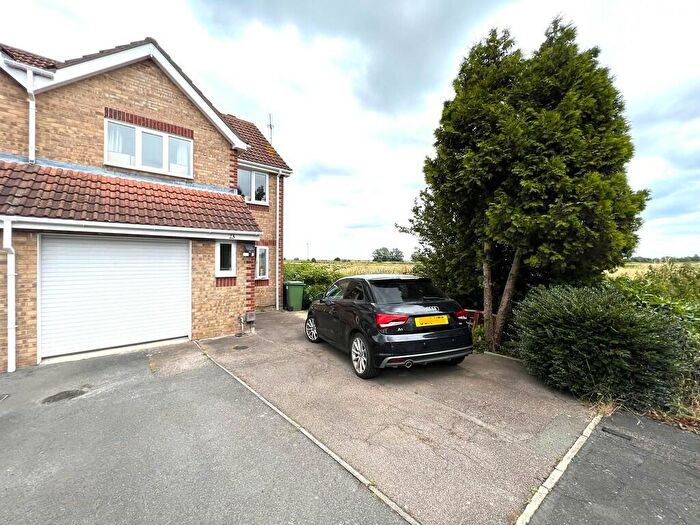 3 Bedroom Semi-Detached House For Sale In Drake Avenue, Chatteris, PE16
