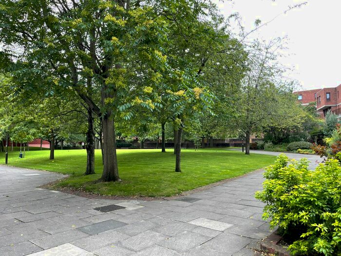 3 Bedroom Maisonette To Rent In More Close, West Kensington, London, W14