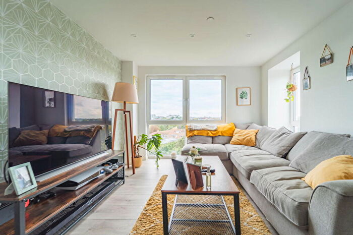 2 Bedroom Flat For Sale In The Observatory, Park Road, Poole, BH15