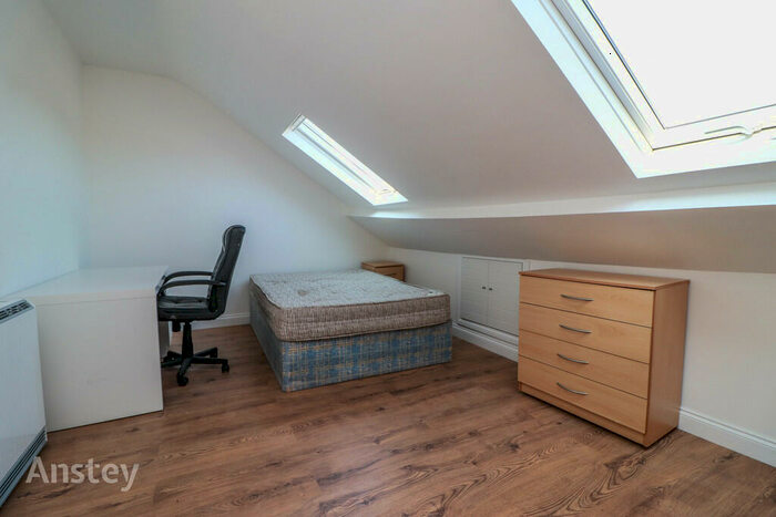 3 Bedroom Flat To Rent In Tennyson Road, Southampton, SO17