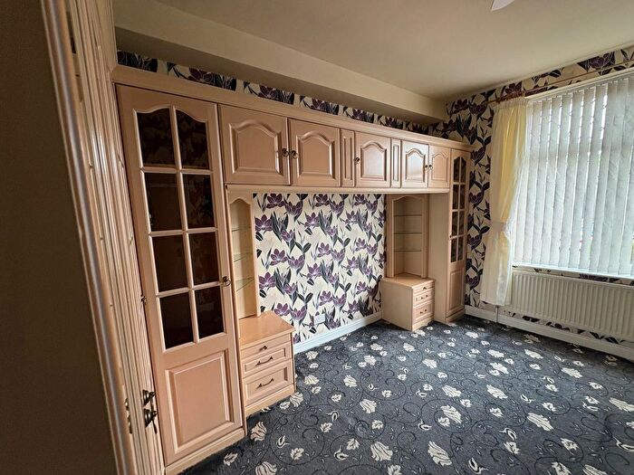 4 Bedroom Terraced House To Rent In Parkside Road, Bradford, West Yorkshire, BD5
