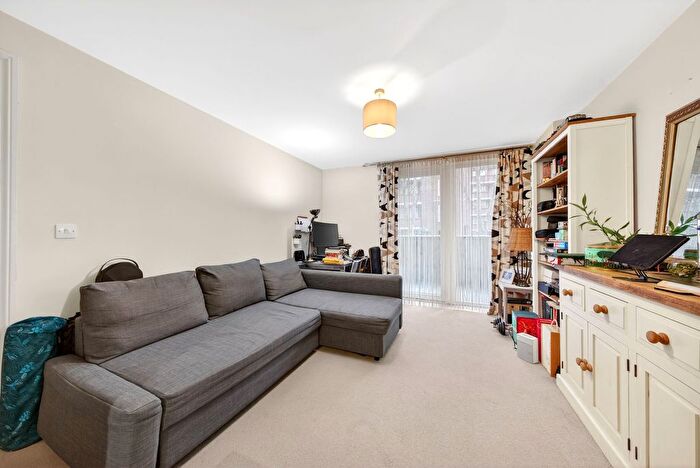 1 Bedroom Flat For Sale In Battersea Park Road, Viridian Apartments, SW8