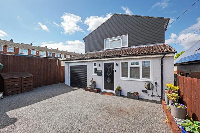 4 Bedroom Detached House For Sale In Snodhurst Avenue Chatham, ME5