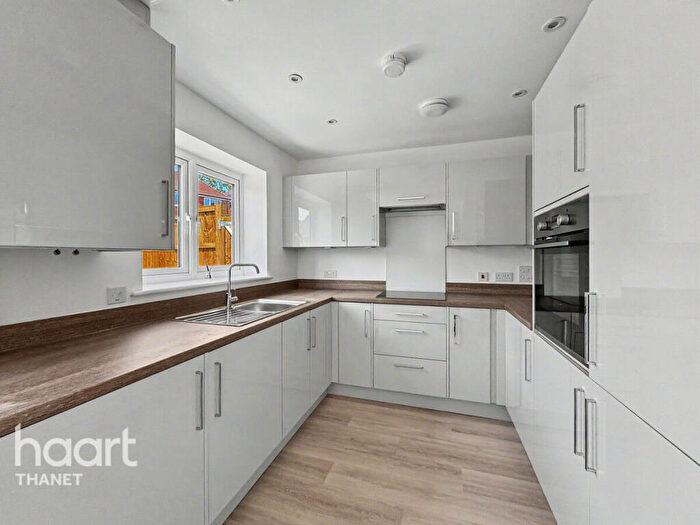 3 Bedroom Semi-Detached House For Sale In Meadowview Drive, Margate, CT9