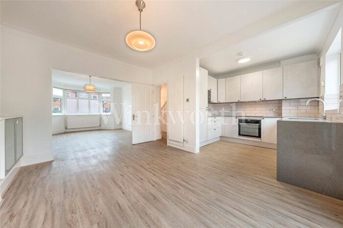 5 Bedroom Semi-Detached House To Rent In Nant Road, London, NW2