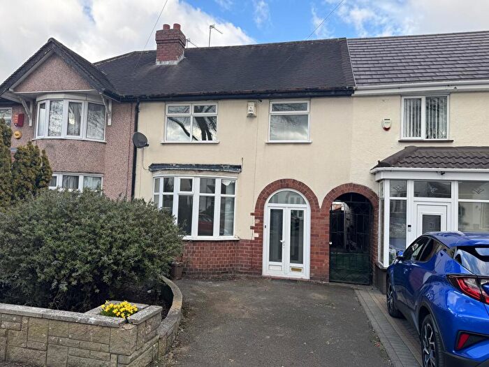 3 Bedroom Semi-Detached House To Rent In Madin Road, Tipton, West Midlands, DY4