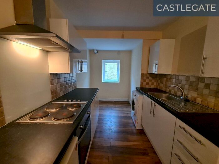 1 Bedroom Flat To Rent In Temple Close, Huddersfield, West Yorkshire, HD1