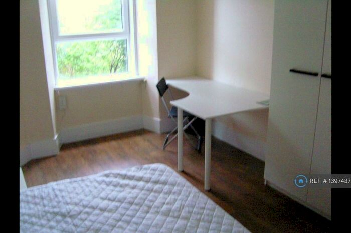 5 Bedroom Flat To Rent In Ashgrove Road, Aberdeen, AB25