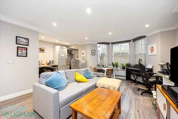 2 Bedroom Flat To Rent In Selborne Road, Hove, BN3