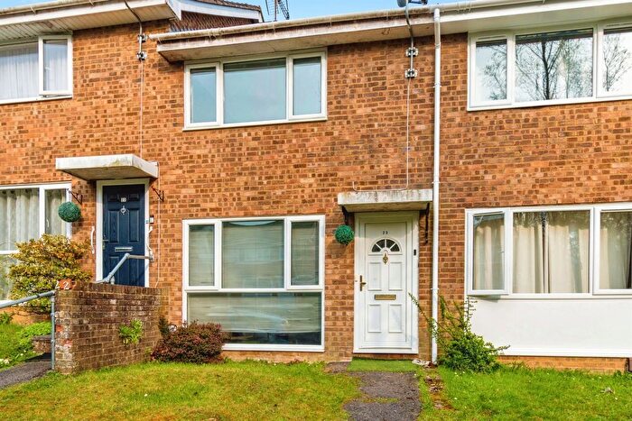 2 Bedroom Terraced House For Sale In Turnstone Gardens, Southampton, SO16