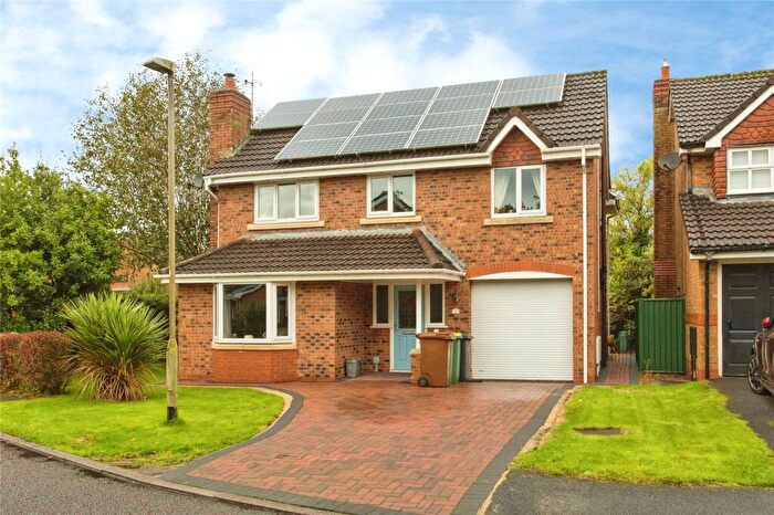 4 Bedroom Semi Detached House For Sale In Pendle Hill Close, Grimsargh, Preston, Lancashire, PR2