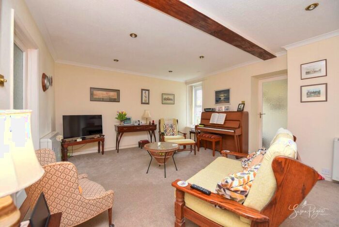 1 Bedroom Apartment For Sale In Spencer Road, Ryde, PO33