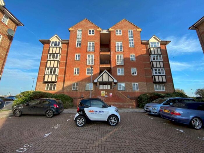 2 Bedroom Flat To Rent In Chandlers Drive, Erith, DA8