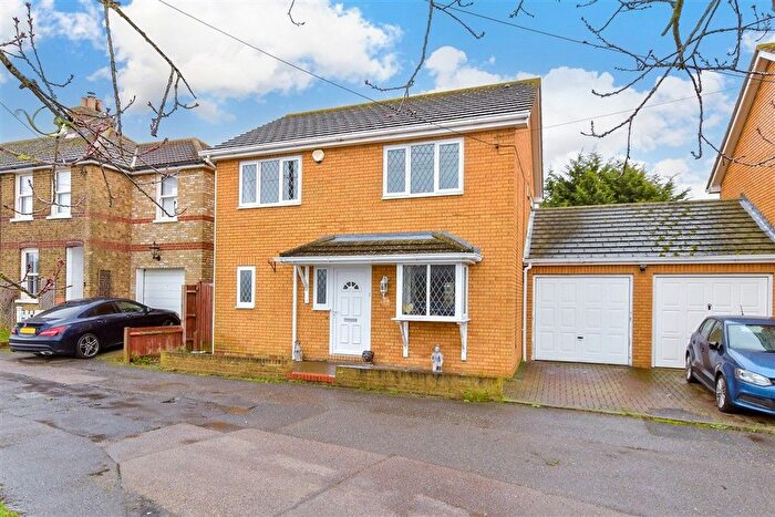 3 Bedroom Detached House For Sale In Grain Road, Middle Stoke, Rochester, Kent, ME3