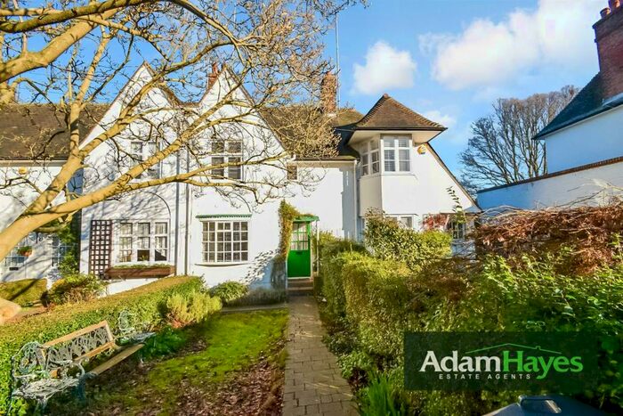 3 Bedroom Cottage To Rent In Wordsworth Walk, Golders Green, NW11