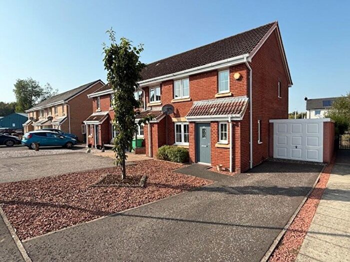 3 Bedroom Semi-Detached House For Sale In Woodlea Grove, Glenrothes, KY7