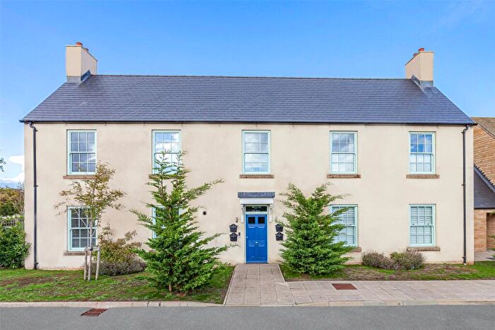 3 Bedroom Apartment For Sale In Windrush Heights, Windrush, Burford, Gloucestershire, OX18