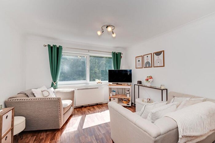 1 Bedroom Flat For Sale In School Lane Close, Sheffield, S8