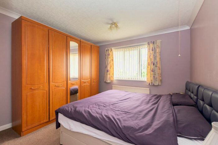3 Bedroom Semi-Detached House For Sale In Wavell Street, Selby, YO8