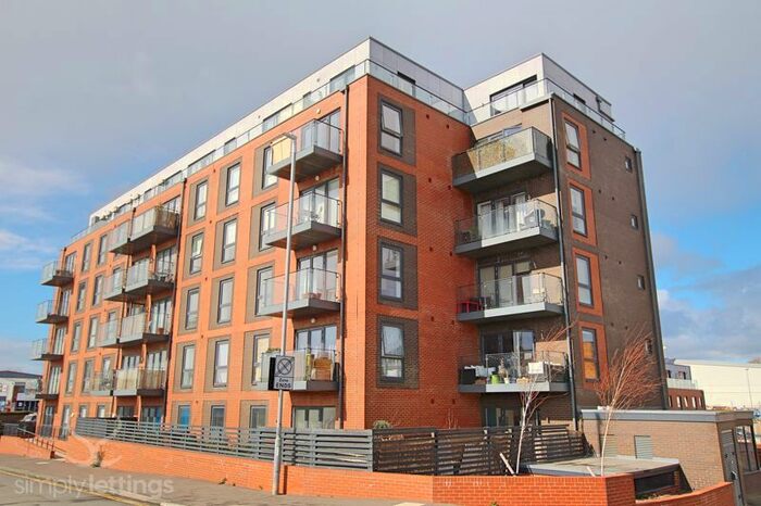 2 Bedroom Flat To Rent In Goldstone Lane, Hove, BN3