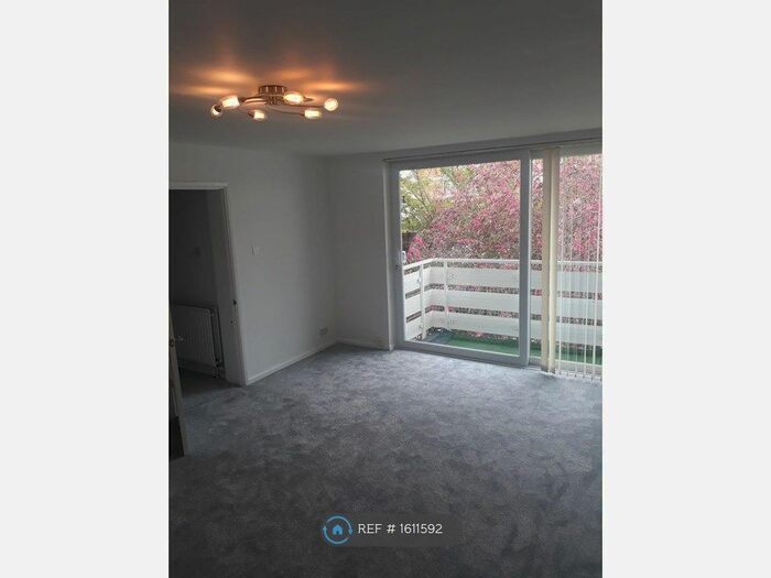 2 Bedroom Flat To Rent In Bath Road, Reading, RG1