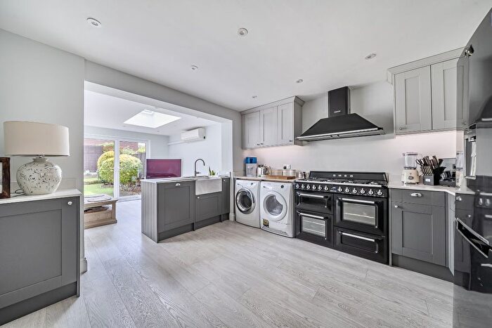 4 Bedroom Semi Detached House To Rent In Latchmere Close, Richmond, TW10