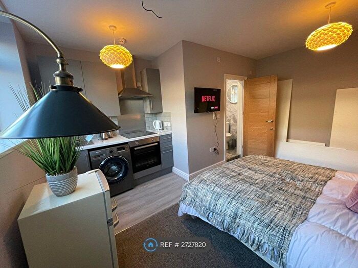 1 Bedroom Flat To Rent In Himley Road, Dudley, DY1