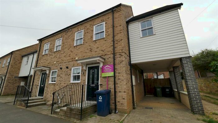 4 Bedroom End Of Terrace House To Rent In Whyte Terrace, Ramsey, PE26