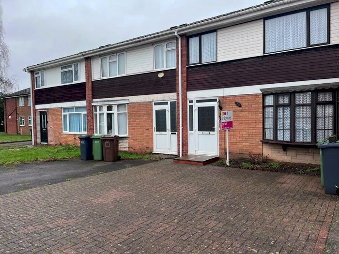 3 Bedroom House To Rent In Highwood Avenue, Solihull, B92