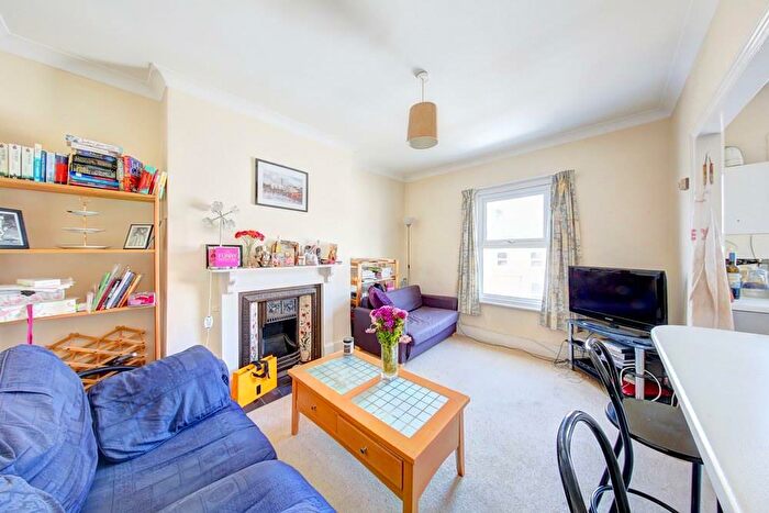 2 Bedroom Apartment To Rent In Lindore Road, SW11