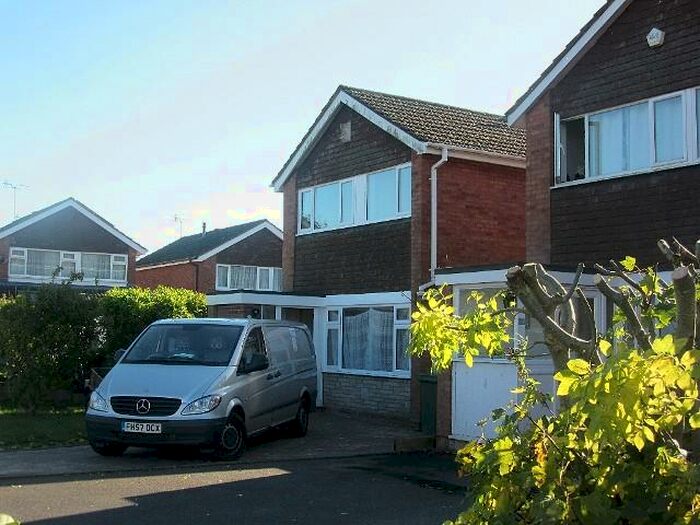 3 Bedroom Detached House To Rent In Fairoak Avenue, Parkside, Stafford, ST16